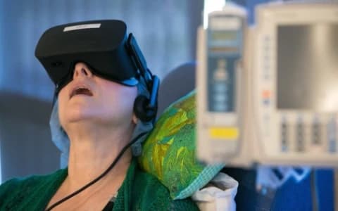 HOW CAN VIRTUAL REALITY RAISE CANCER AWARENESS IN OUR REALITY?