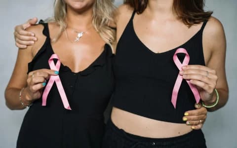 KNOW THE SIGNS THIS BREAST CANCER AWARENESS MONTH: HOW TO SELF-EXAMINE
